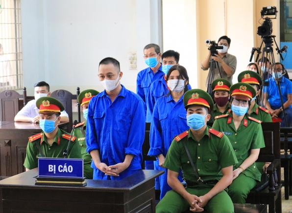 Bàn về trách nhiệm hình sự đối với hành vi gian dối trong việc làm hồ sơ xin thị thực