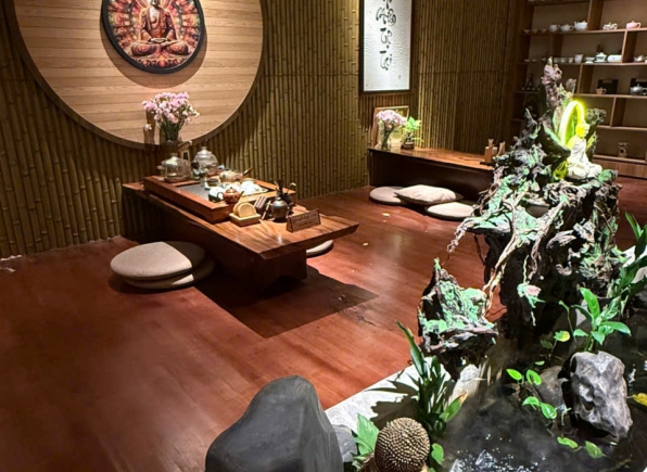 MỘT BUỔI SÁNG Ở VĨNH NGHIÊM TRÀ QUÁN