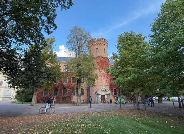 TỪ HỘI NGHỊ IBA ĐẾN KHOA LUẬT ĐẠI HỌC LUND