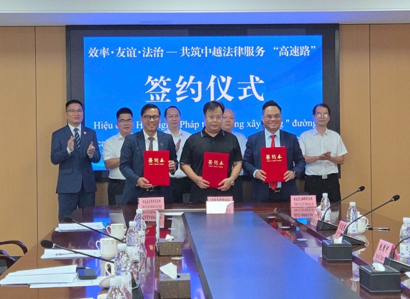 Từ Quảng Tây nghĩ về sự kết nối giữa luật sư doanh nghiệp và chính quyền địa phương