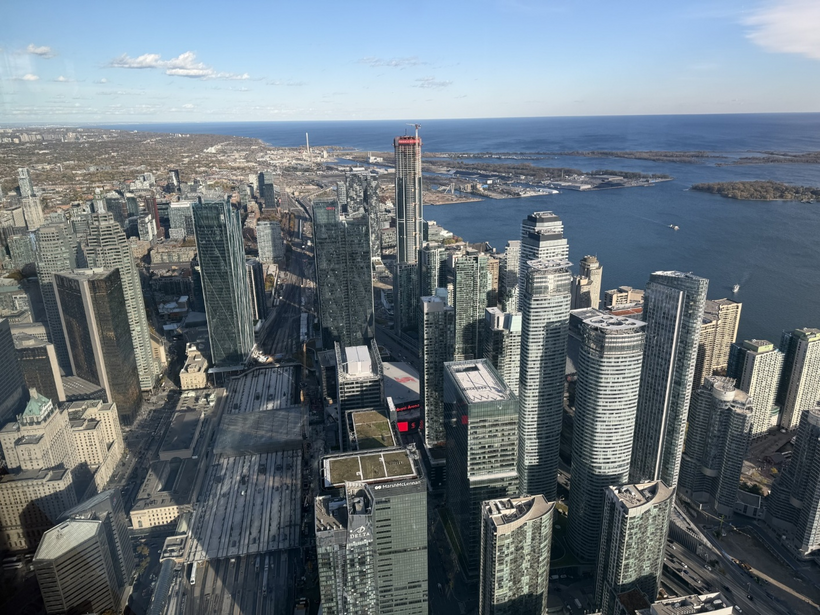 Các tòa cao ốc nhìn từ Tháp CN Toronto.