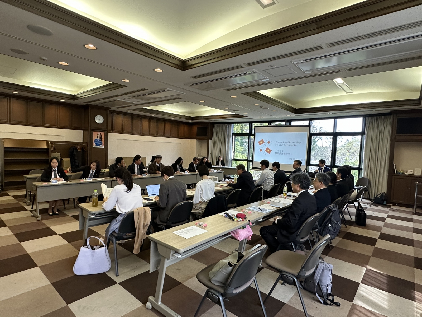 Luật sư Việt Nam học hỏi kinh nghiệm thu thập và phân tích chứng cứ từ Luật sư Nhật Bản